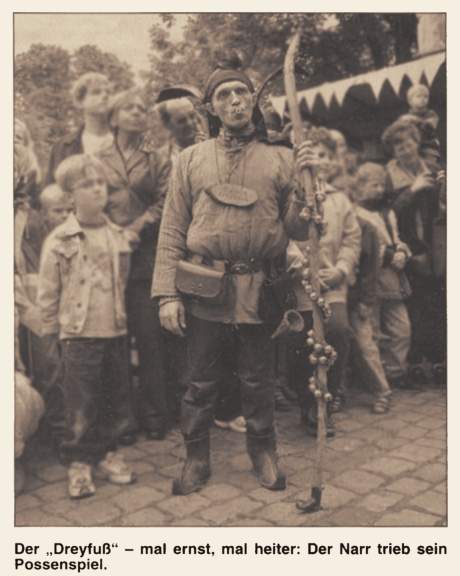 Zeitungs-Schnipsel 
